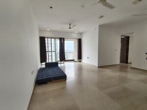 Room in 3 BHK Apartment at Lodha Venezia, Parel – for Rent