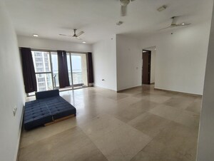 Room in 3 BHK Apartment at Lodha Venezia, Parel – for Rent