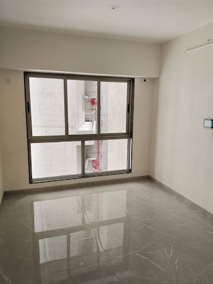 Room in 2 BHK Apartment at Veena Smart Homes, Kandivali West – for Rent