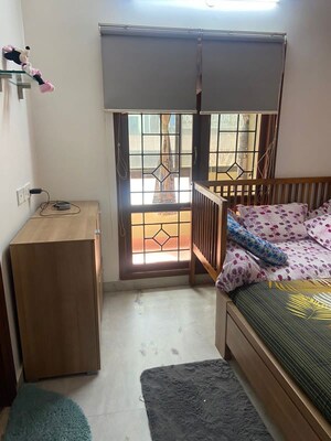 Bedroom in 2 BHK Apartment at Queens Road – for Rent