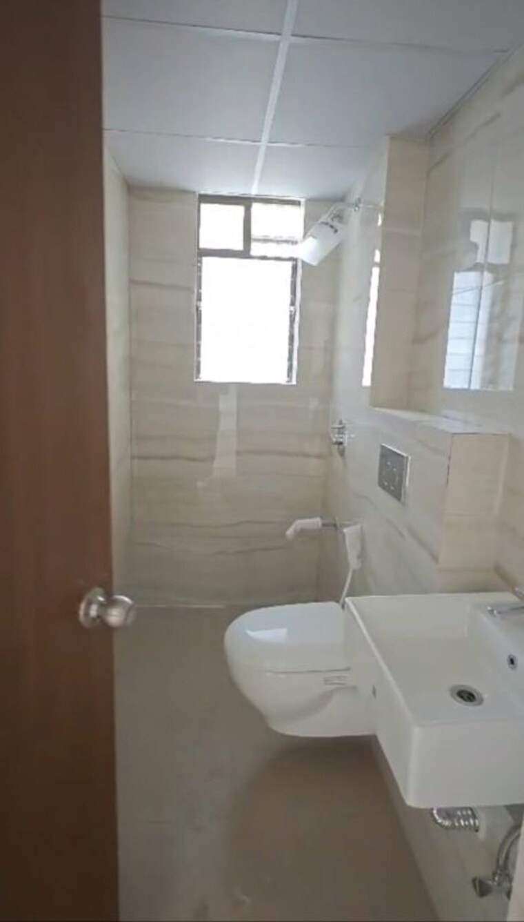 Bathroom, siddha-sky 3 Bedroom 868 Sq.Ft. Apartment In Sion Mumbai 10618061