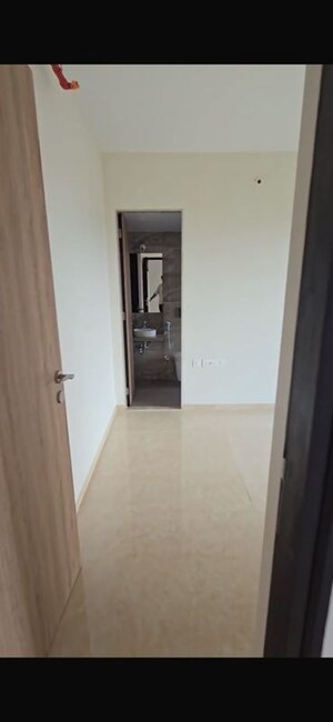 Room in 2 BHK Apartment at Piramal Mahalaxmi, Mahalaxmi – for Rent