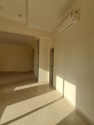 Room in 3 BHK Apartment at Rustomjee Crown, Prabhadevi – for Rent
