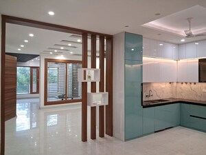 Room in 4 BHK Builder Floor at RWA Apartments Sector 92, Sector 92 – for Rent