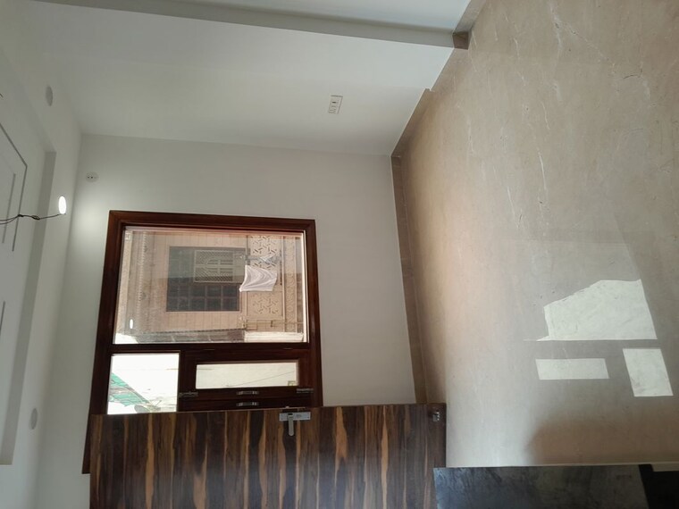 undefined, rohini sector 11 3 Bedroom 130 Sq.Yd. Builder Floor In Rohini Sector 11 Delhi 10647192