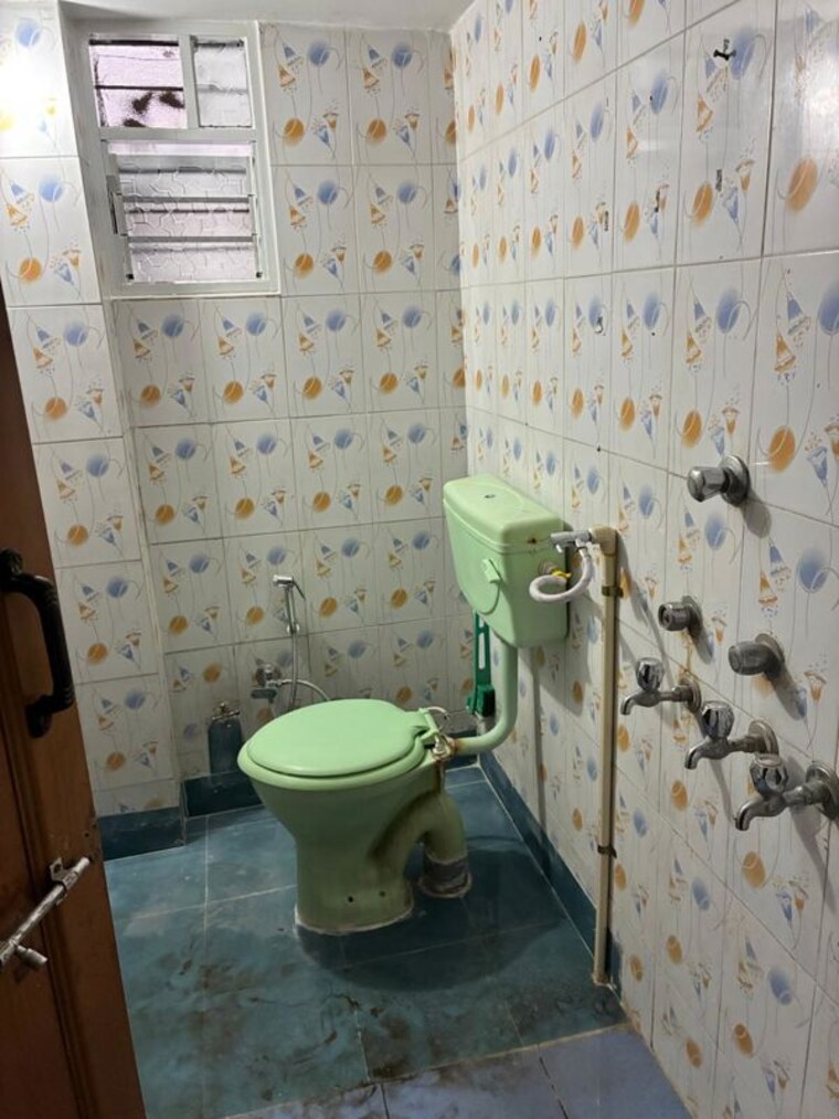 Bathroom, pratap nagar 2 Bedroom 1200 Sq.Ft. Independent House In Pratap Nagar Nagpur 10647698