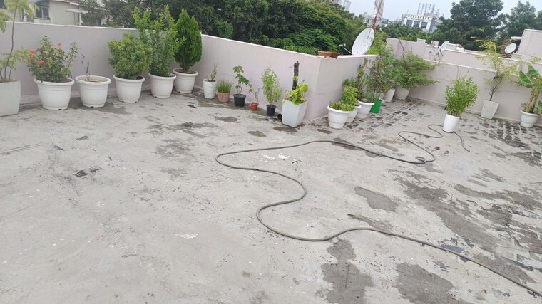  Parking, uppal-southend 2.5 Bedroom 180 Sq.Yd. Builder Floor In Sector 49 Gurgaon 10644300