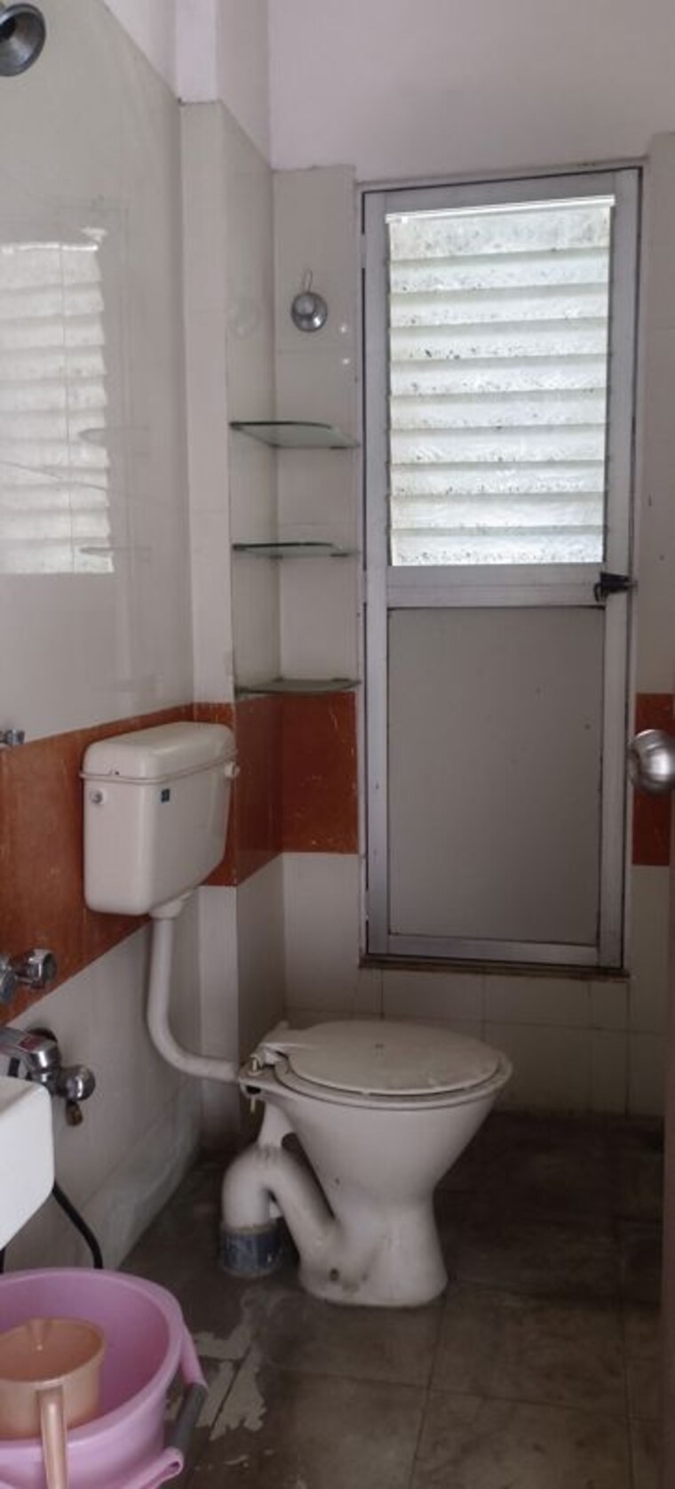 Bathroom, warna colony 3 Bedroom 2500 Sq.Ft. Apartment In Warna Colony Kolhapur 10647761