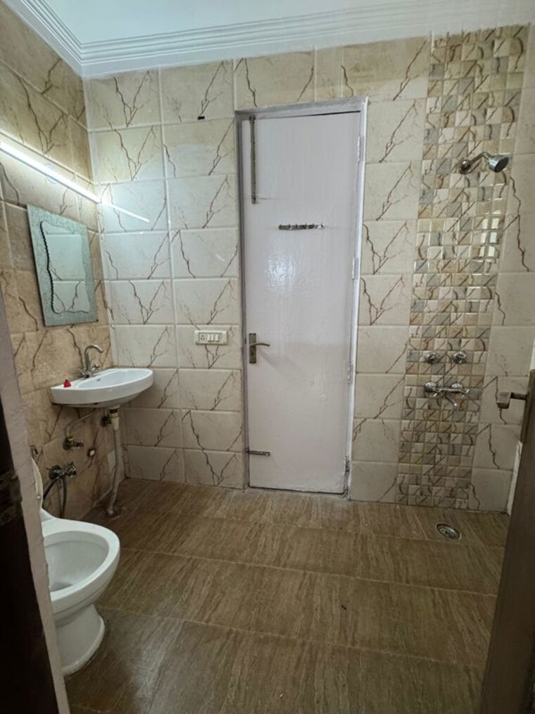 Bathroom, palm-residency-chhatarpur 3 Bedroom 1250 Sq.Ft. Apartment In Chattarpur Delhi 10647833