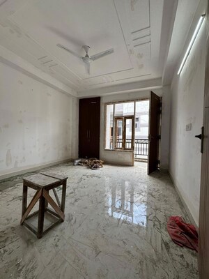 Room in 2 BHK Builder Floor at Palm Residency Chhatarpur, Chattarpur – for Rent