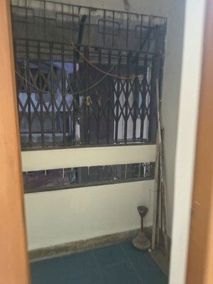 Furnished Amenities in 1 BHK Villa at Kurla West – for Rent