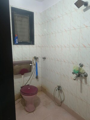 Bathroom in 1 BHK Villa at Kurla West – for Rent