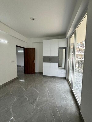 Room in 2 BHK Apartment at Jagriti Vihar – for Sale