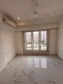2 BHK +Apartment For Rent in Oshiwara Basera CHS