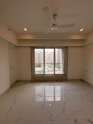 Room in 2 BHK Apartment at Oshiwara Basera CHS, Andheri West – for Rent