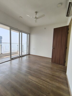 2 BHK Apartment For Rent in LnT Crescent Bay T3, Parel