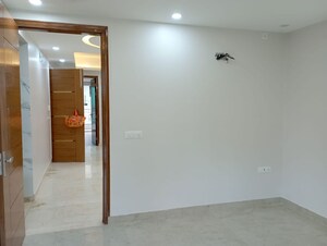 Room in 4 BHK Builder Floor at Palam Vihar – for Rent
