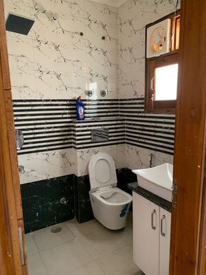 Team Area in 3 BHK Builder Floor at Palam Vihar – for Rent