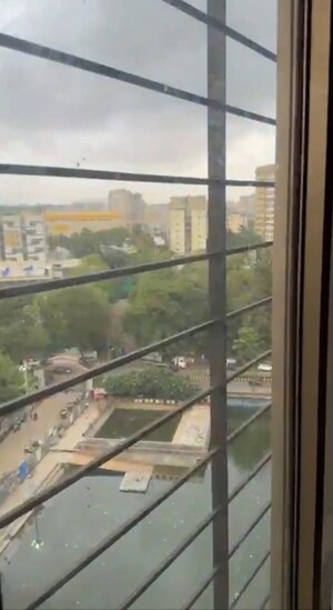 Balcony in 2 BHK Apartment at Sindhi Society, Chembur – for Rent