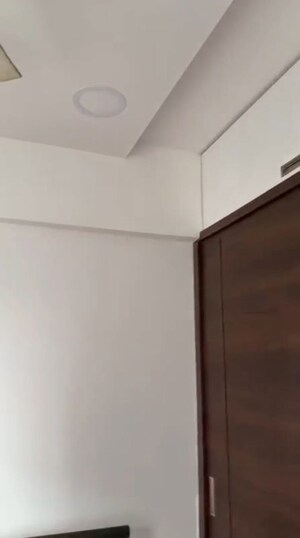 Room in 2 BHK Apartment at Sindhi Society, Chembur – for Rent