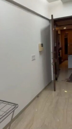 Room in 2 BHK Apartment at Sindhi Society, Chembur – for Rent