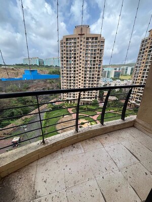 Hall in 2 BHK Apartment at K Raheja Heights, Malad East – for Rent