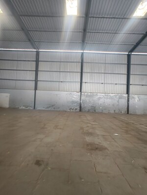 Room in  Warehouse at Mansarovar Extension – for Rent