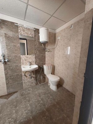 Kitchen in 2.5 BHK Apartment at Amrapali Verona Heights, Tech Zone 4 Greater Noida – for Sale