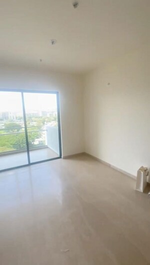 Room in 2 BHK Apartment at Lodha Woods, Kandivali East – for Rent