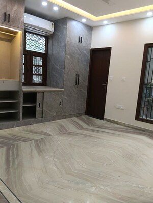 Room in 3 BHK Builder Floor at Malviya Nagar – for Rent