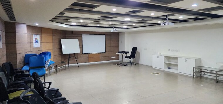 Team Area, mohan cooperative industrial estate Commercial Office Space 12500 Sq.Ft. In Mohan Cooperative Industrial Estate Delhi 10648039