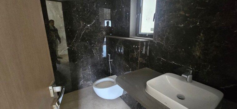 Bathroom, hubtown-seasons 4 Bedroom 1880 Sq.Ft. Apartment In Chembur Mumbai 10648059