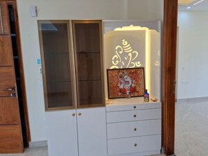 Furnished Amenities in 4 BHK Builder Floor at Palam Vihar – for Rent