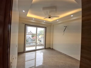 Room in 4 BHK Builder Floor at Palam Vihar – for Rent