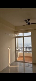 2 BHK 1060 Sq.Ft. Apartment in Jaypee Kensington Boulevard