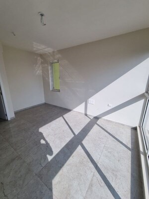 Room in 2 BHK Apartment at Tata Serein, Pokhran Road No Two – for Rent