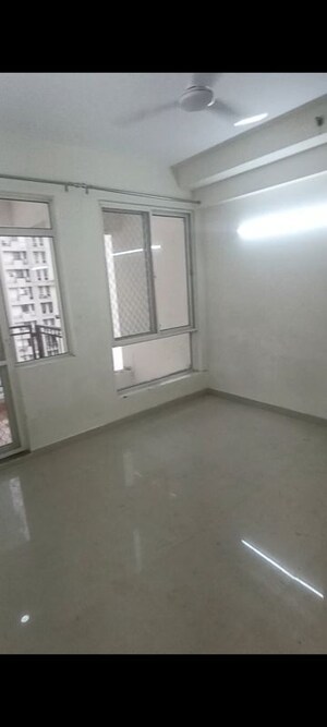 Room in 3 BHK Apartment at Jaypee Kensington Park Apartments, Sector 133 – for Rent