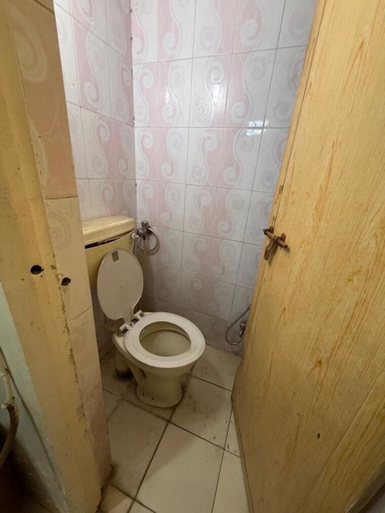 Bathroom, dhanlaxmi-park 1 Bedroom 600 Sq.Ft. Apartment In Kothrud Pune 10648093