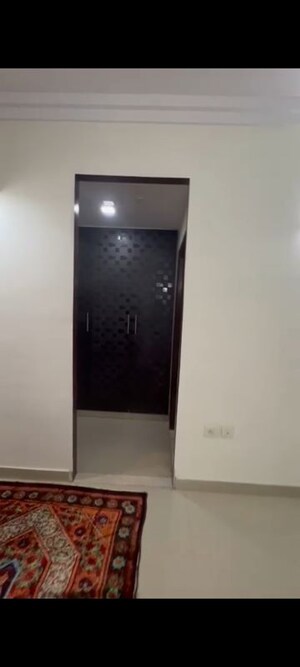 Furnished Amenities in 3.5 BHK Apartment at Jaypee Greens Kalypso Court, Sector 128 – for Rent