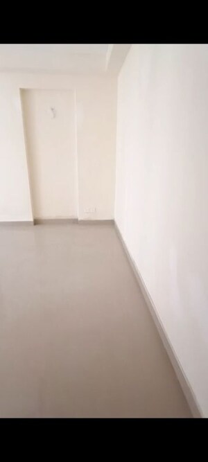 Room in 2 BHK Apartment at Jaypee Kensington Park Apartments, Sector 133 – for Rent