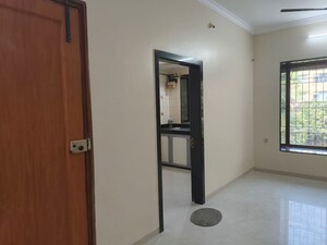 2 BHK Apartment For Rent in Whispering Heights, Malad West