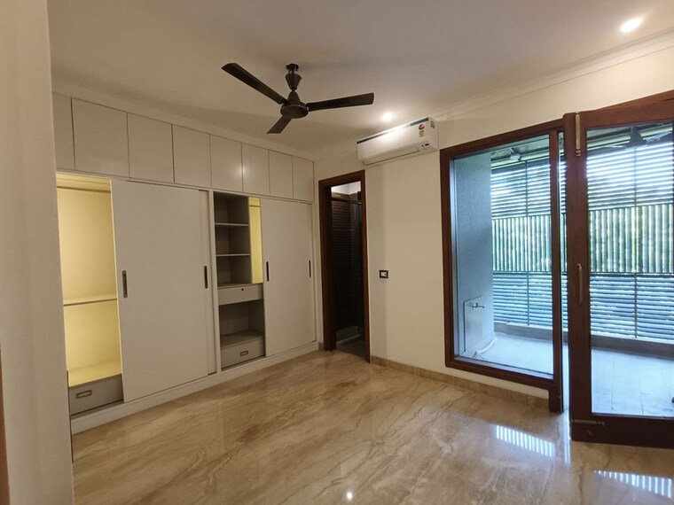 Room, hemkunt colony 3 Bedroom 180 Sq.Yd. Builder Floor In Hemkunt Colony Delhi 10648211