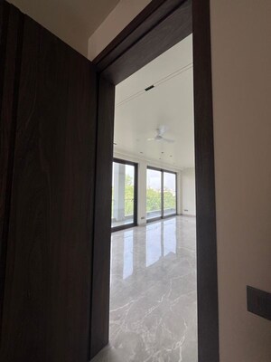 Room in 4 BHK Builder Floor at Defence Colony – for Rent