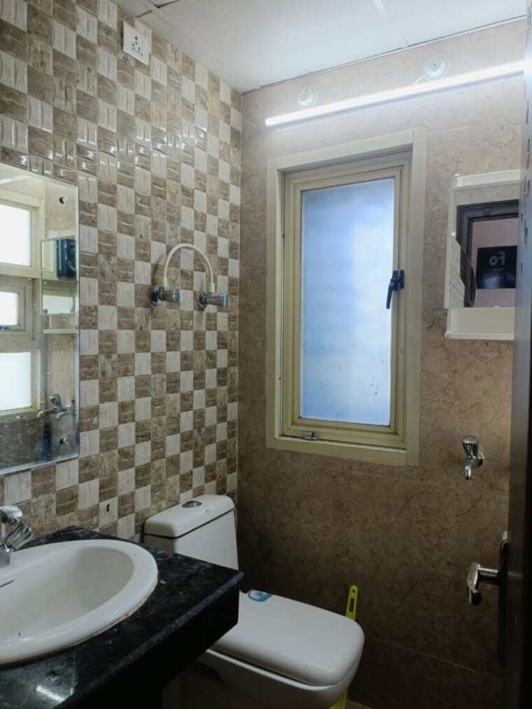 Bathroom, awho-6a 3 Bedroom 1645 Sq.Ft. Apartment In Vrindavan Yojna Lucknow 10648222