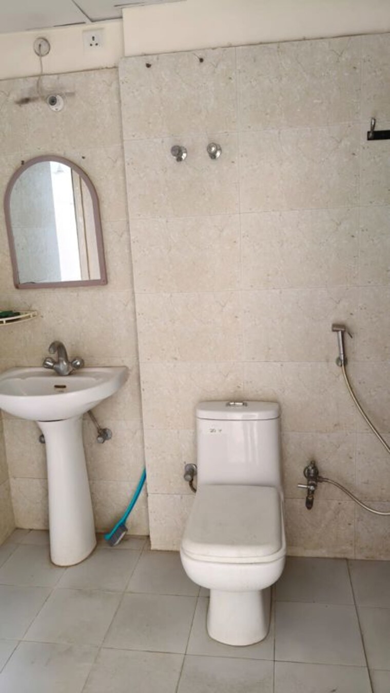 Bathroom, awho-6a 3 Bedroom 1645 Sq.Ft. Apartment In Vrindavan Yojna Lucknow 10648222