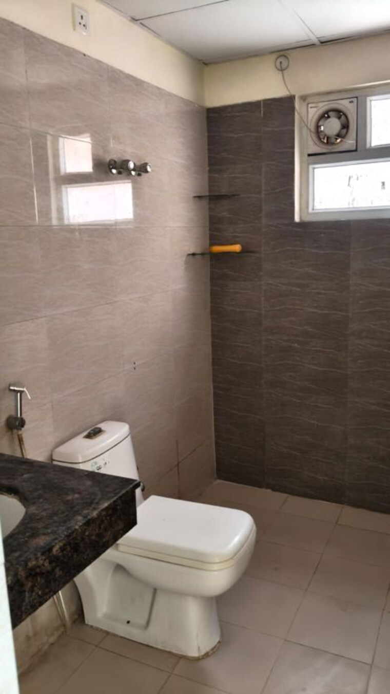 Bathroom, awho-6a 3 Bedroom 1645 Sq.Ft. Apartment In Vrindavan Yojna Lucknow 10648222