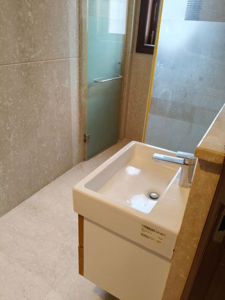 Bathroom, panchsheel park 4 Bedroom 500 Sq.Yd. Builder Floor In Panchsheel Park Delhi 10648230