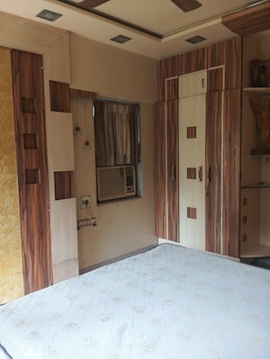 Room in 3 BHK Apartment at Kohinoor City Phase II, Kurla – for Rent