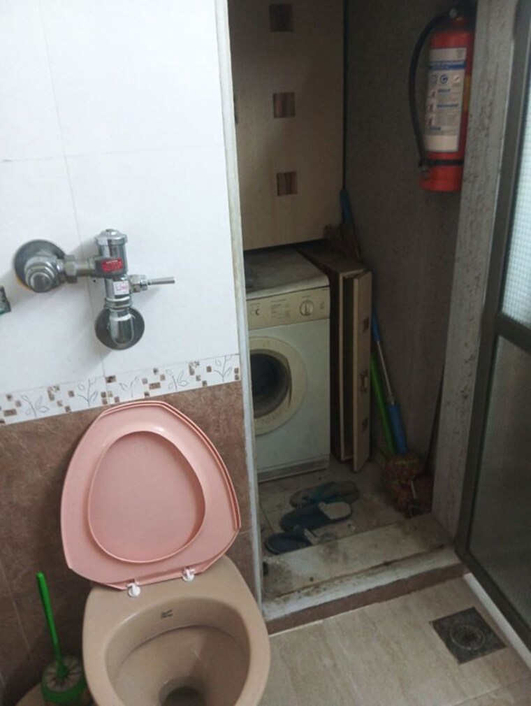 Bathroom, kohinoor-city-phase-ii 3 Bedroom 1034 Sq.Ft. Apartment In Kurla Mumbai 10648238