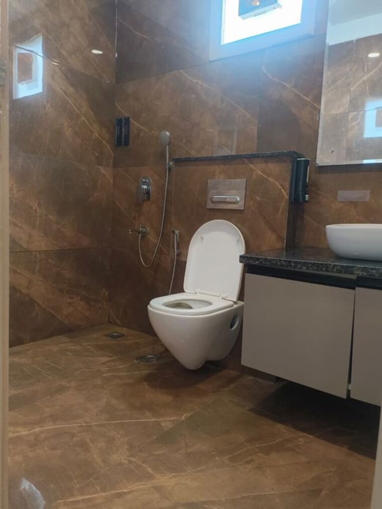Bathroom, mayfield garden 1 Bedroom 550 Sq.Ft. Builder Floor In Mayfield Garden Gurgaon 10648266